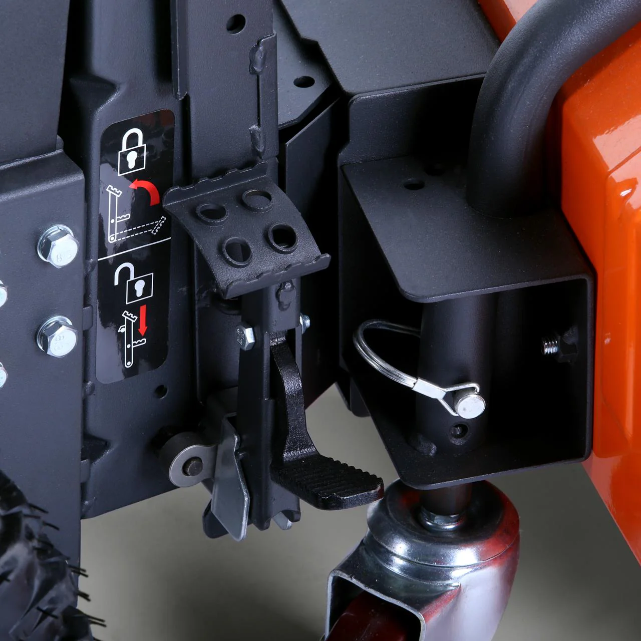 B-WARE Balayeuse déneigeuse thermique FUXTEC FX-KM196, avec brosse de balayage - sans embout optionnel - Image 2